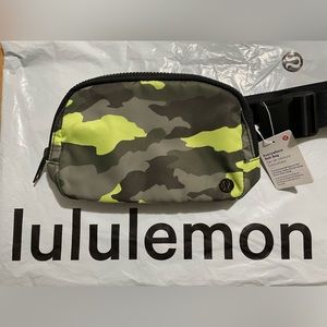 NWT OG Lululemon Everywhere Belt Bag Heritage 365 Camo Neo Mint Multi / Black
